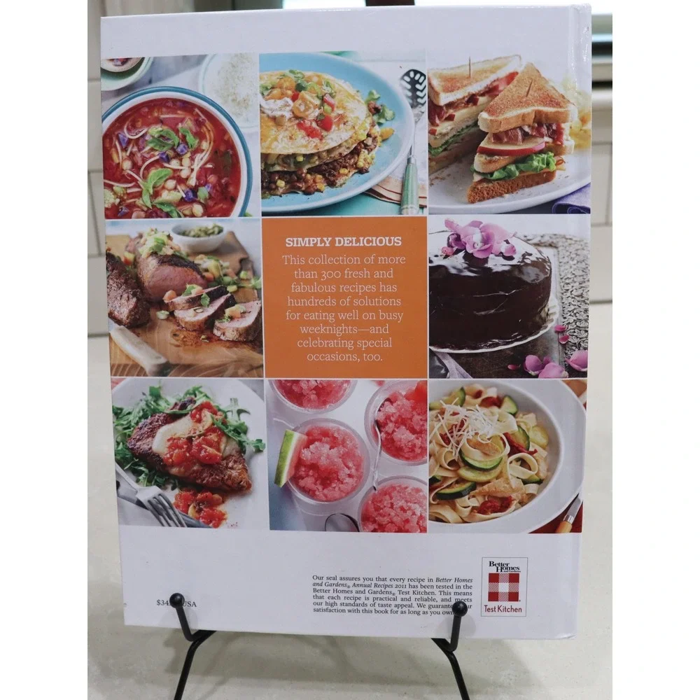 Better Homes and Gardens Annual Recipes 2011 Hardcover Cookbook 300+ Recipes